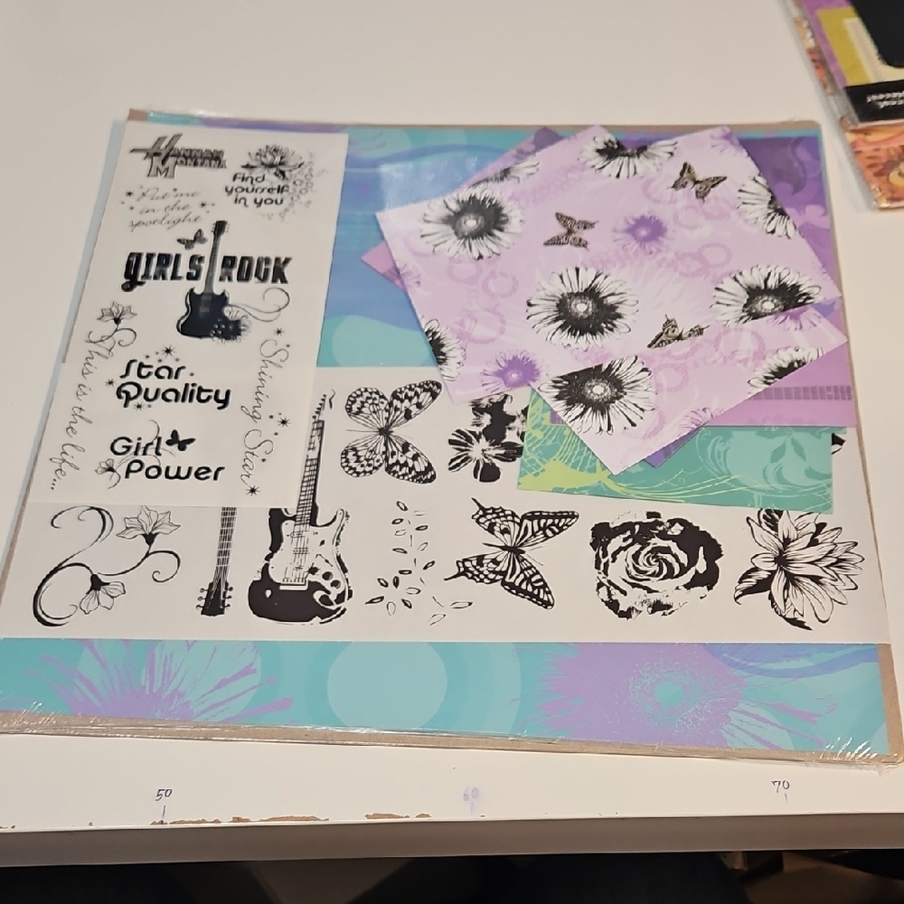Hanna Montana Disney Additions Paper pack